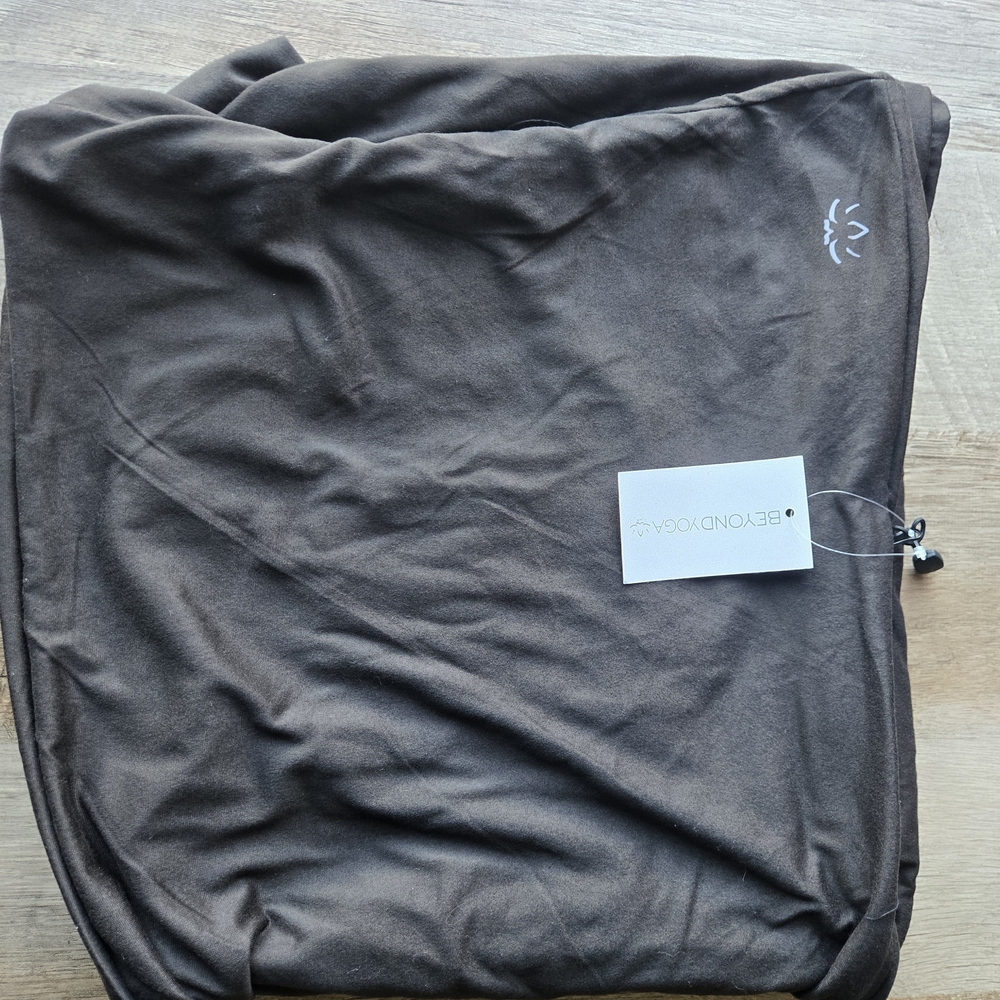 Beyond Yoga Black Infinity Pocket Scarf